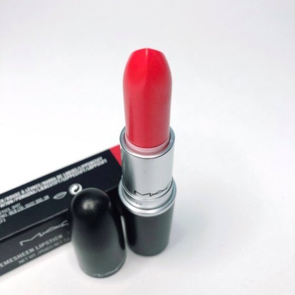 Mac Lipstick Cremesheen 232 Dozen Carnations NEW with TAGS - Picture 5 of 7